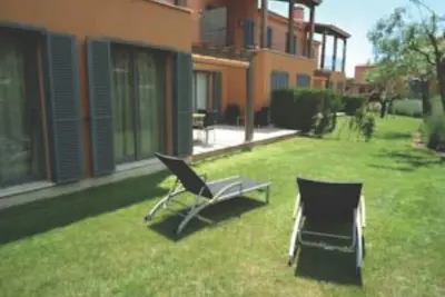 Image de Maison À Bonmont Avec Piscine