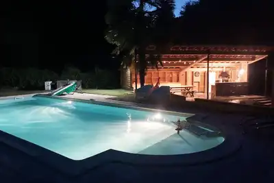 Image de ForĂŞt et zenitude aux portes de Sarlat \/ Dordogne (8\/10 pers) ideally located