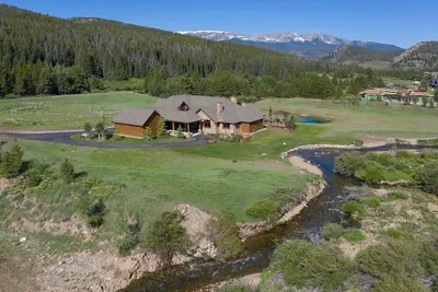 Image de Spectacular Home avec 10 Mile Range vues. 5000 pieds carrés sur 8 acres.