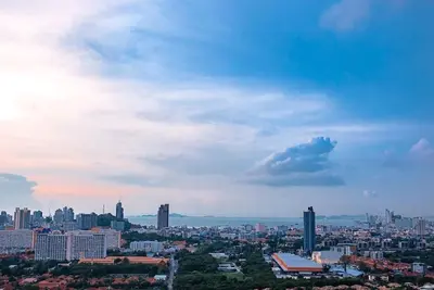Image de Condo moderne entièrement meublé une chambre à coucher près de la plage de Jomtien