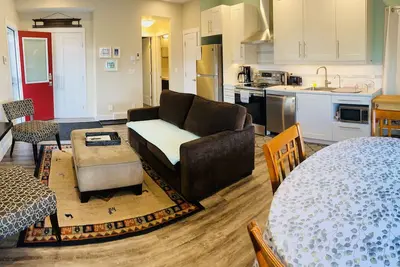 Image de Bienvenue dans «The Suite Spot & Spa» dans les magnifiques contreforts de Vernon!