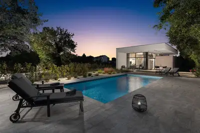 Image de Villa \"My Way\", villa design neuve, avec grande piscine chauffée