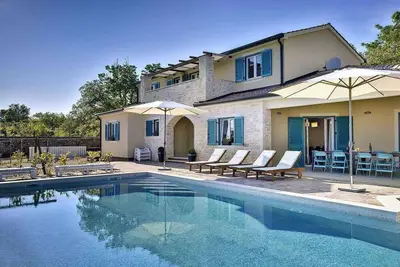 Image de Maison de vacances avec piscine et climatisation