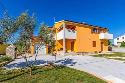 Image de Maison de vacances avec piscine et climatisation