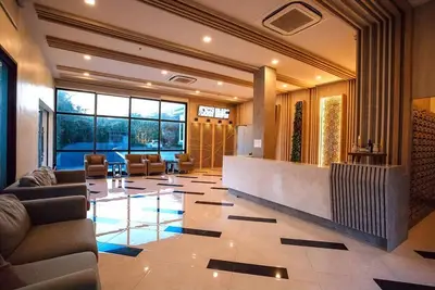 Image de Condo moderne entièrement meublé une chambre à coucher près de la plage de Jomtien