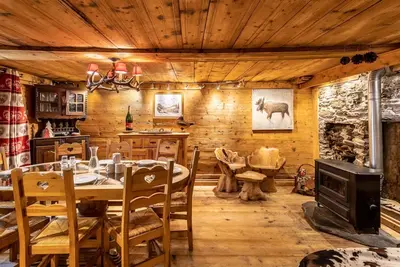 Image de Chalet Pele - Alpes Travel - Central Chamonix - (Sleeps 11)