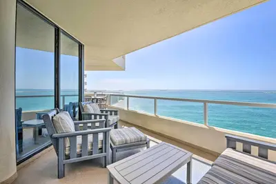 Image de Nouveau! Condo Destin en bord de mer avec piscine et spa!