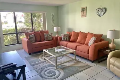 Image de Prix SPÉCIAL De Fin D'ANNÉE 500 $. 00 1 Chambre / 1 Baie Runaway Bay 102 Pet Friendly