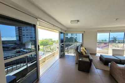Image de Vue sur l'océan, Wi-Fi, parking, plage surveillée en face et parc U11