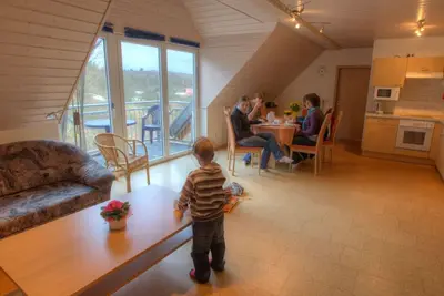 Image de Spacieux appartement de 90 m² avec balcon, nombreux loisirs et événements, Wi-Fi gratuit