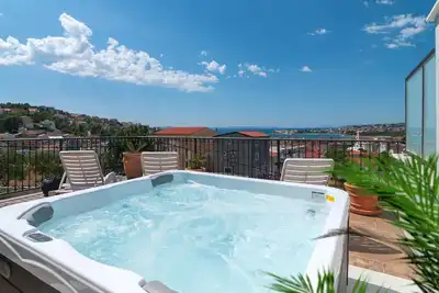 Sea View Jacuzzi Apartment An