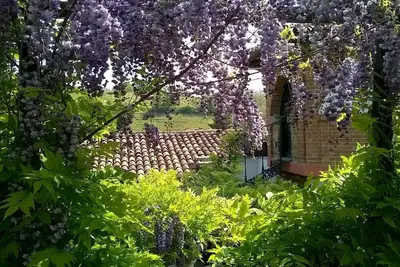 Image de Casa Sonny: chalet dans un jardin magique Ă 3 km du centre historique d'Asti