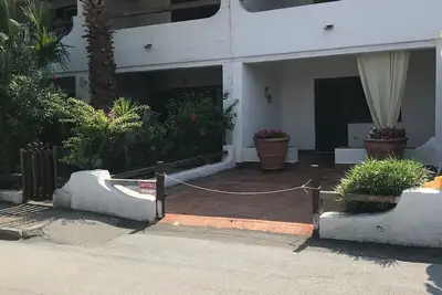 Image de La Maison De Vacances Black Sands est un appartement de deux pièces au milieu des 2 plages de Vulcano
