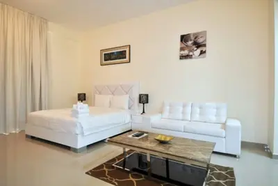 Image de Studio spacieux dans Madison Residences (2) - Majan
