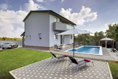 Image de Villa avec piscine et climatisation