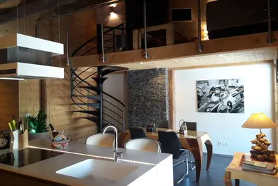 Image de Magnifique appartement dans chalet de 1813, très propre, prix réduit