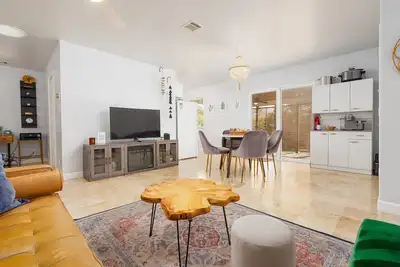 Image de Casita contemporaine avec bain Ă remous
