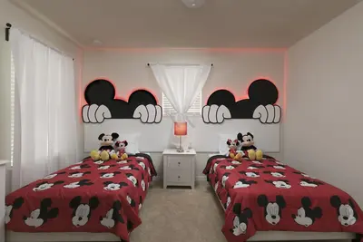 Image de Family Paradise Near Disney - Private Pool, Game Room, Themed Suites