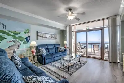 Image de Nouveau en location! Spectaculaire 8ème étage Oceanfront Condo à North Beach Plantation