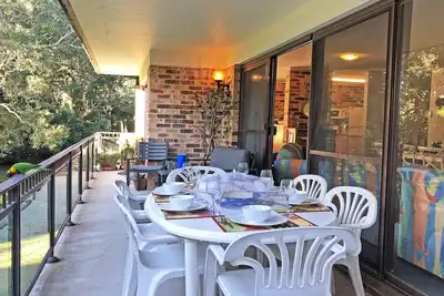 Image de 62 'Bay Parklands', 2, avenue Gowrie - Wifi, piscine, tennis, vues sur l'eau et climatisation