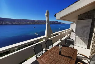 Appartement Penthouse 4 * Kovacika M2 avec vue magnifique sur le front de mer directement sur la plage