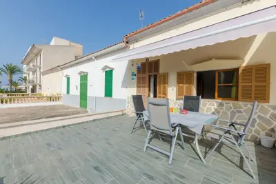 Image de YourHouse Petita, maison de village près de la plage