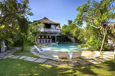 Image de Jempiring, Villa 5 Chambres, Seminyak
