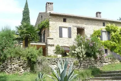 Image de Maison de vacances Pont St Esprit pour 1 - 8 personnes avec 3 chambres à coucher - Ferme