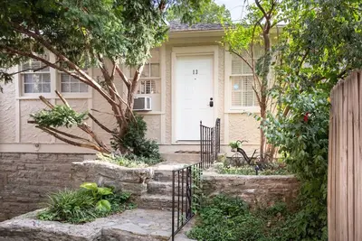 Image de Cottage pittoresque près de Vanderbilt et du centre-ville