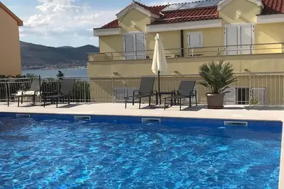 Image de Appartement de vacances Okrug Gornji pour 1 - 4 personnes avec 1 chambre à coucher - Appartement de