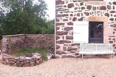 Ferme ancienne rénovée dans un style contemporain