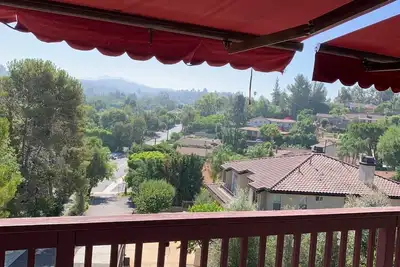 Image de Grande maison de 6 chambres / 5 salles de bain au coeur du comté d'Orange, proche de toutes les attractions.
