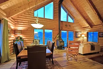 Image de Log Cabin sur la voie privée Vue Imprenable / 8 Min De Vail Resort / Super Private