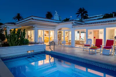 Image de Villa privée 3br & 2Bth, 6 sommeil, piscine, barbecue, une vue imprenable