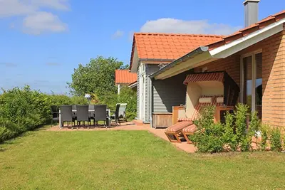 Image de La maison de vacances exclusive \"Schleihaus Windrose\" est idéale pour une famille de 6 personnes ou un couple d'amis. Environ 200 mètres plus loin, vous trouverez la zone de baignade pour vous rafraîchir pendant les chaudes journées d'été.