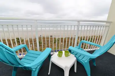 Image de Ocean Front Bay Watch Resort 419 - Magnifiquement mis Ă jour! 1 chambre 1 salle de bain