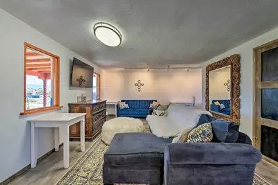 Image de Nouveau-Studio chic avec grill, Ă 25 minutes de Taos Ski Valley
