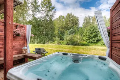 Image de Escapade moderne et conviviale pour les familles dans un cadre classique du Nord-Ouest du Pacifique