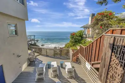 Image de Ocean Front Beach House-Escaliers privés au sable!