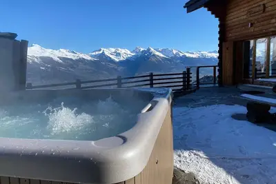 Image de Chalet Enchanteur sauna, jacuzzi, 13pax