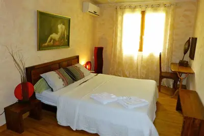 Image de villa exotique en bois avec Jaccuzi privatif