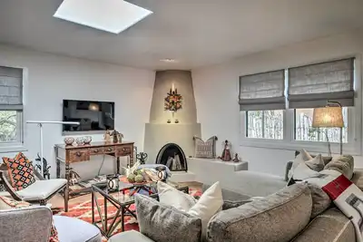 Image de Nouveau! Condo Santa Fe avec Patio + Grill - 6 min de la Plaza