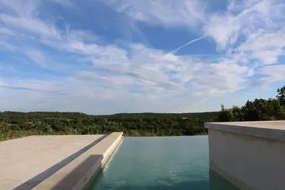 Image de Maison calme, 4ch/7pers, avec piscine à débordement