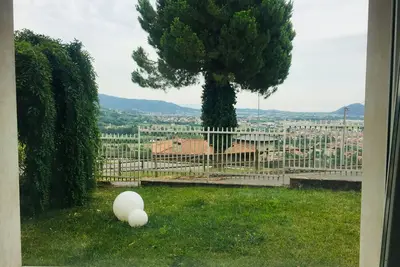 Image de glycines sur les collines wi-fi gratuit parking gratuit petit-déjeuner inclus
