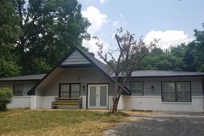Image de Le toit en étain - 4bd, 1. 5bth