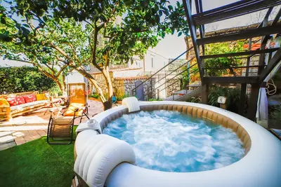 Image de Jamm - Maison avec bain Ă remous, terrasse et parking
