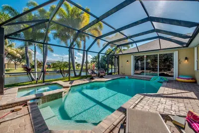 Image de Nouveau sur Vrbo, maison moderne et familiale sur la piscine chauffée à l'eau-Spa, Wifi Gratuit