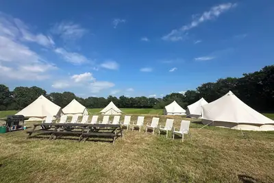 Image de Nouveau. Usage exclusif. Glamping. Bel emplacement. Accès facile à Londres 1h. Sommeil 8-28