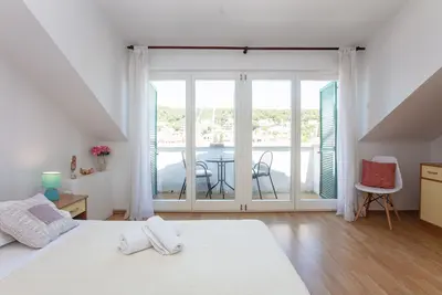 Appartement d'une chambre avec le balcon et la vue sur le mer Tisno, Murter (A-815-b)