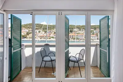 Appartement d'une chambre avec le balcon et la vue sur le mer Tisno, Murter (A-815-a)